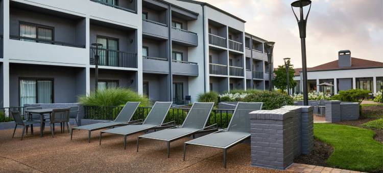 圣路易斯西港广场万怡酒店(Courtyard St. Louis Westport Plaza)图片