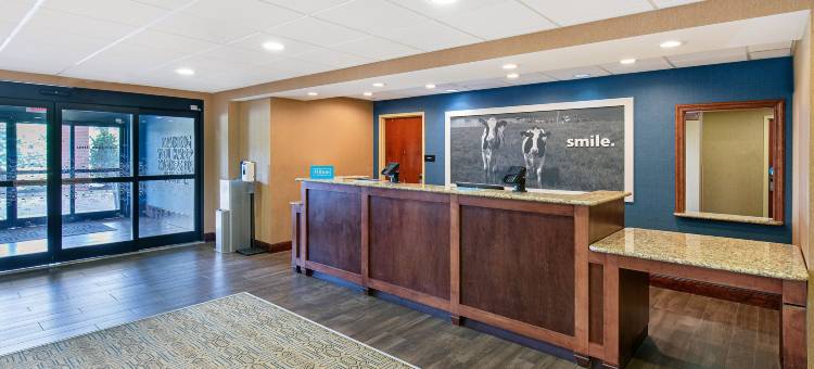 麦迪逊维尔希尔顿欢朋旅馆&套房酒店(Hampton Inn & Suites Madisonville)图片