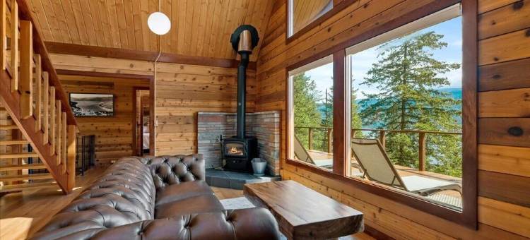 潘德奥雷湖畔设有游戏室的豪华木屋-全新翻修！(Luxury Waterfront Cabin on Lake Pend Oreille with Game Room - Fully Remodeled!)图片
