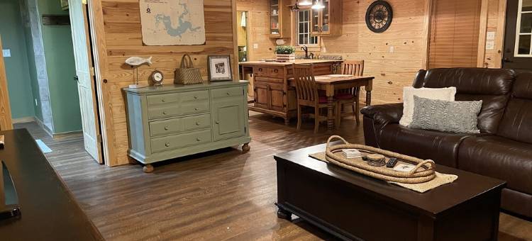 NEW WATER FRONT cabin on North Caddo Lake- private boat launch, dock, much more!图片