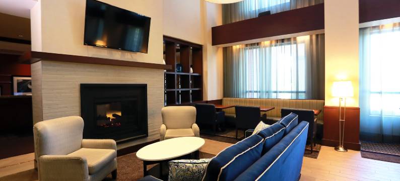 魁北克拉瓦尔希尔顿欢朋套房酒店(Hampton Inn & Suites by Hilton Laval)图片