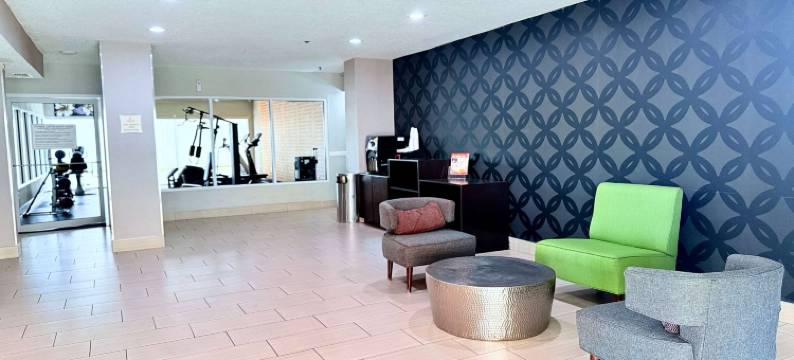 奥兰多环球影城拉昆塔温德姆套房酒店(La Quinta Inn & Suites by Wyndham Orlando Universal Area)图片