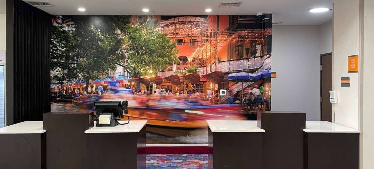 谢茨拉昆塔温德姆套房酒店(La Quinta Inn & Suites by Wyndham Schertz)图片