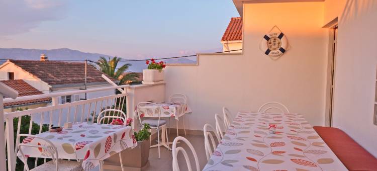桑斯苏佩塔尔布拉奇岛酒店(ꕥ Rooms Sunce, Family Choice, Best Panoramic View, Supetar Island Brac)图片