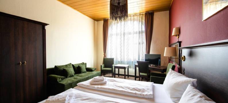 法兰克谢尔霍夫酒店(Hotel Fränkischer Hof)图片