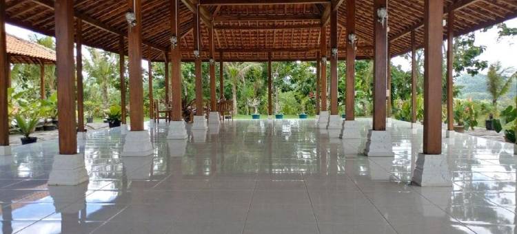 普拉琪亚萨那格林度假村(Azana Green Resort Pracimantoro)图片