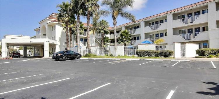 本图拉6号汽车旅馆(Motel 6 Ventura, CA - South)图片