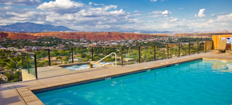 悬崖之上酒店(Inn on the Cliff)图片