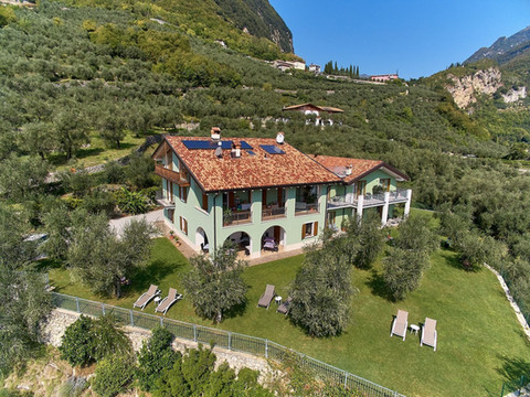 里瓦德尔加尔达马索托贝尔酒店