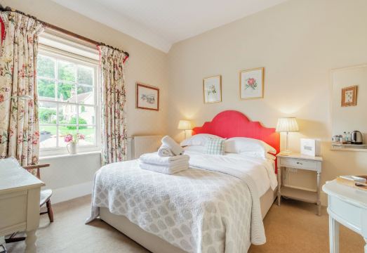 Tiger Inn - Catherine Hotel Overview