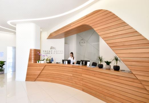 Yacht HotelHotel Overview