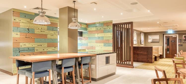 彭赞斯普瑞米尔酒店(Premier Inn Penzance)图片