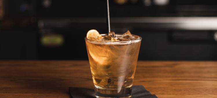 猎人旅馆，Bluebird的Lark(Hunter Lodge, a Bluebird by Lark)图片