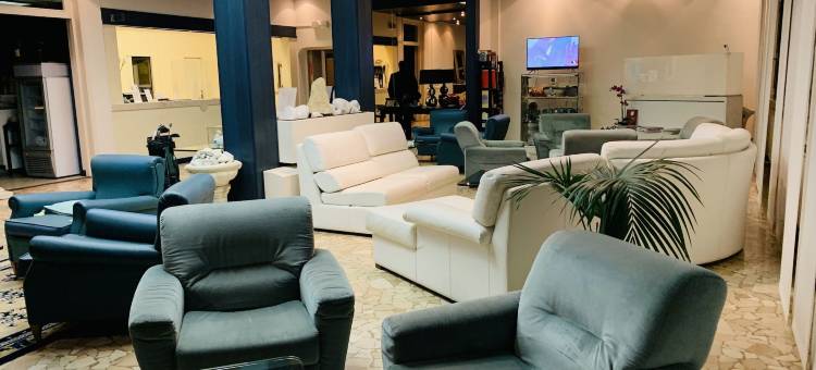 狄恩纳斯高尔夫酒店(Hotel Deanna Golf)图片