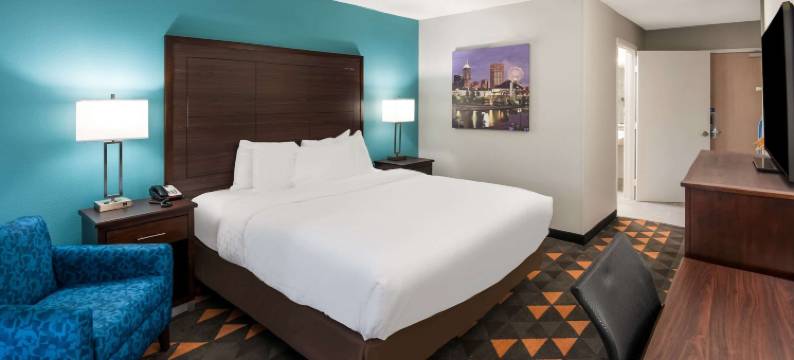 克莱瑞恩波因特-印第安纳波利斯东北部酒店(Clarion Pointe Indianapolis Northeast)图片