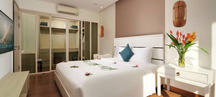 拉古纳公园旁的陵姑(Laguna Parkside Lang Co)图片