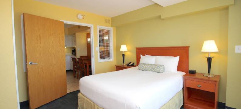 海洋金沙度假村，海滨，维吉尼亚海滩，由Vacatia管理(Ocean Sands Resort, Oceanfront, Virginia Beach by Vacatia)图片