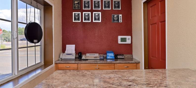 金鹰汽车旅馆(Golden Eagle Motel)图片