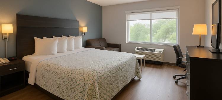 东锡拉丘兹红屋顶酒店旗下(HomeTown Inn East Syracuse)图片