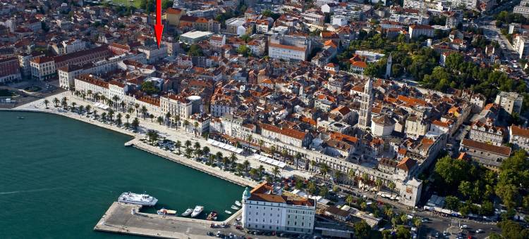 马蒙塔瓦豪华客房酒店(Marmontova Luxury Rooms)图片