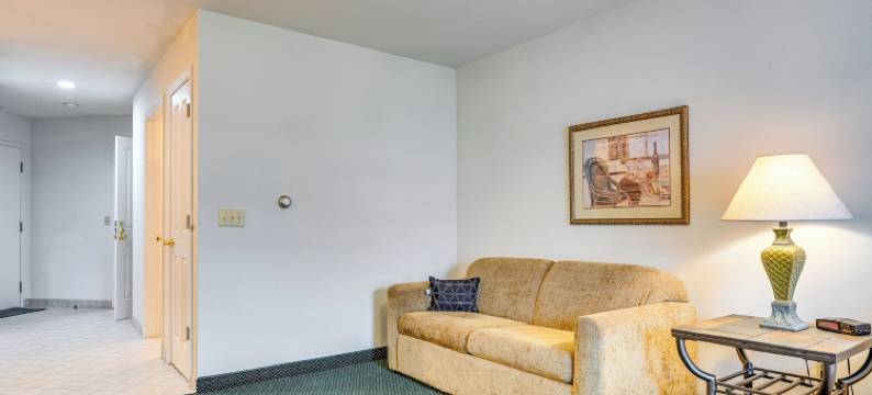 位于萨吉诺湾水滨附近的鸽子工作室!(Pigeon Studio, Close to Saginaw Bay Waterfront!)图片