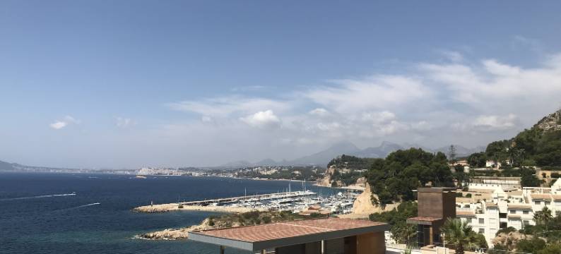 Mediterranean Escape with Garden图片