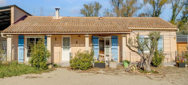 Villa with swimming pool in Sorgues图片