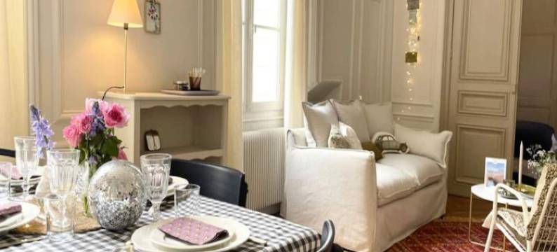 Le Crosne Parking Standing Quiet图片