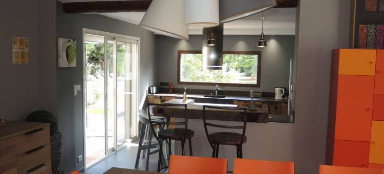 Holiday Home in L'Isle-sur-la-Sorgue with Pool图片