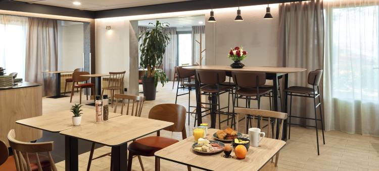 雷祖里康铂饭店(Campanile les Ulis)图片