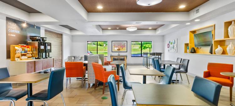 智选假日套房酒店芒特艾里 by IHG(Holiday Inn Express & Suites Mount Airy by IHG)图片