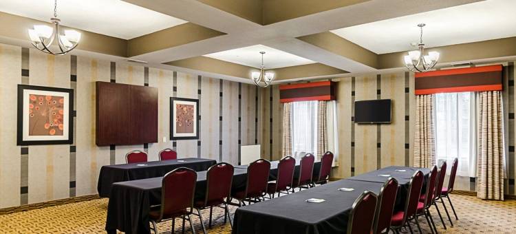 舒适套房酒店-劳伦斯大学城(Comfort Inn & Suites Lawrence - University Area)图片