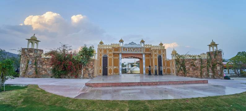 罗哈加尔堡渡假村(Lohagarh Fort Resort)图片