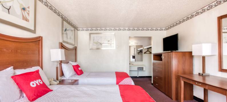 OYO旅行者旅馆，坦普尔顿弗吉尼亚(Travelers Inn by OYO, Templeton VA)图片