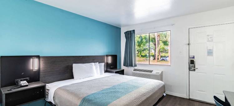佛罗里达坦帕 6 号汽车旅馆(Motel 6 Tampa, FL)图片