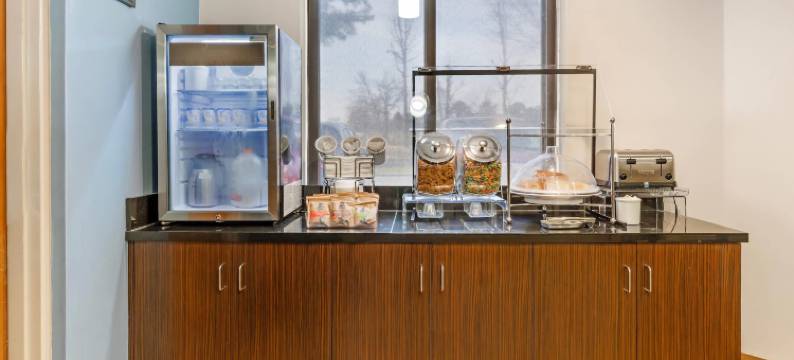 机场舒眠酒店(Sleep Inn Greensboro Airport)图片