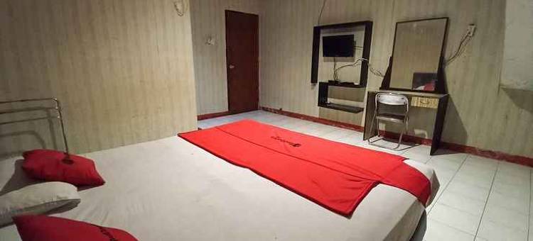 RedDoorz Near Sam Ratulangi图片