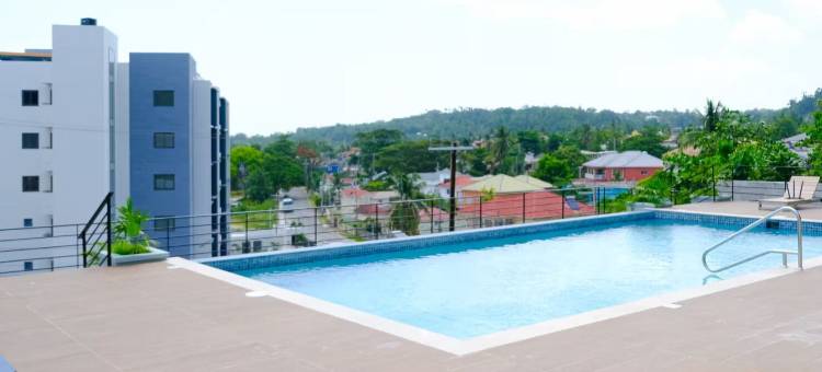 奥乔里奥斯中心泳池豪华公寓(Luxury Apartments Pool Central Ocho Rios)图片
