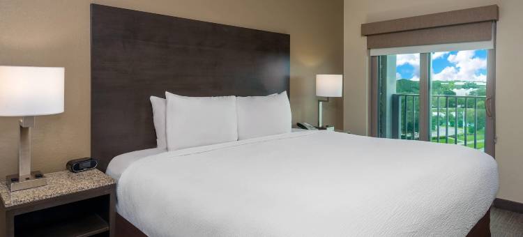 萨拉索塔县Coral Pointe，阿桑德连锁酒店(Coral Pointe Sarasota, an Ascend Collection Hotel)图片