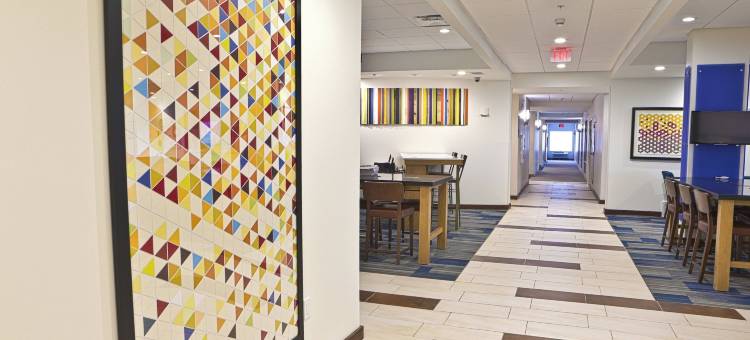 智选假日套房酒店罗切斯特山(Holiday Inn Express & Suites ROCHESTER HILLS - DETROIT AREA by IHG)图片