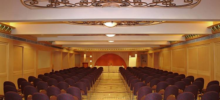 总统舒适酒店(Comfort Inn President Near Ahmedabad Junction Station)图片