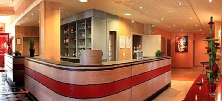 西伦斯住宅罗格原创精品酒店(The Originals Boutique la Maison Rouge Lens Ouest)图片