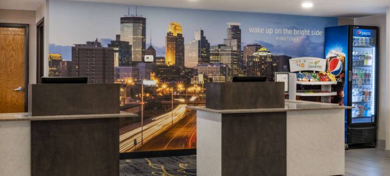 明尼阿波利斯明尼通卡拉昆塔温德姆套房酒店(La Quinta Inn & Suites by Wyndham Minneapolis-Minnetonka)图片