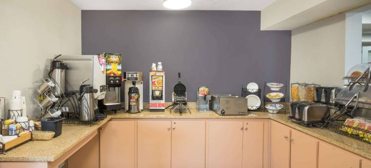 鲍灵格林温德姆麦客达套房酒店(Microtel Inn & Suites by Wyndham Bowling Green)图片