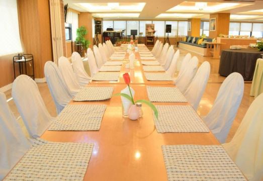 Bay Hotel Srinakarin Hotel Overview