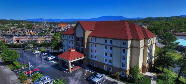 鸽子谷拉昆塔温德姆套房酒店(La Quinta Inn & Suites by Wyndham Pigeon Forge)图片