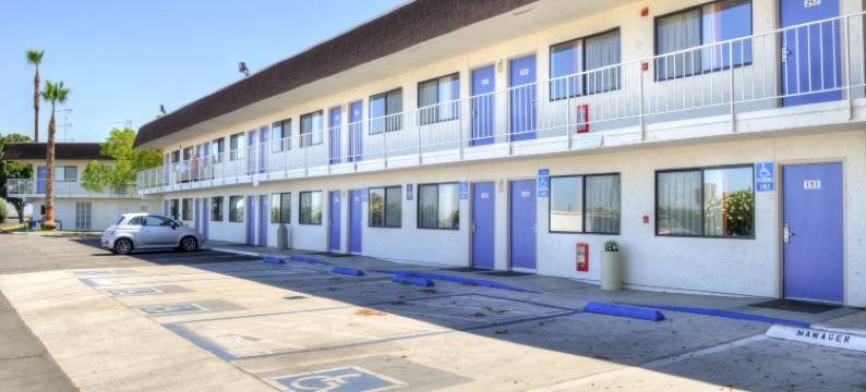 6号汽车旅馆–圣尼拉村I-5(Motel 6 – Santa Nella, on I-5)图片