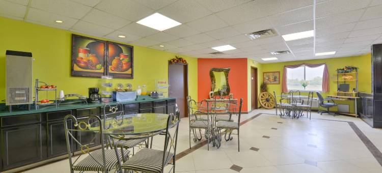 霍尔特姆城沃斯堡美洲最佳价值套房酒店(Americas Best Value Inn and Suites Haltom City/Ft. Worth)图片