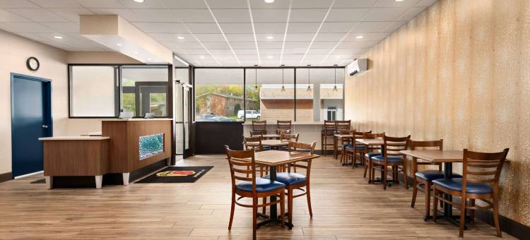 利物浦-锡拉丘兹北机场速8酒店(Super 8 by Wyndham Liverpool/Syracuse North Airport)图片