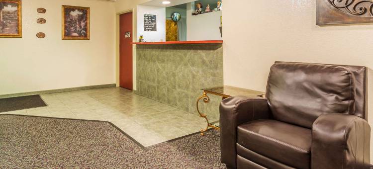 格林利速8酒店(Super 8 by Wyndham Greeley)图片